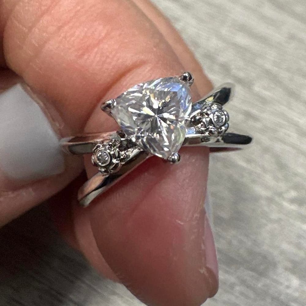 Silver heart shaped Moissanite size 6 ring with