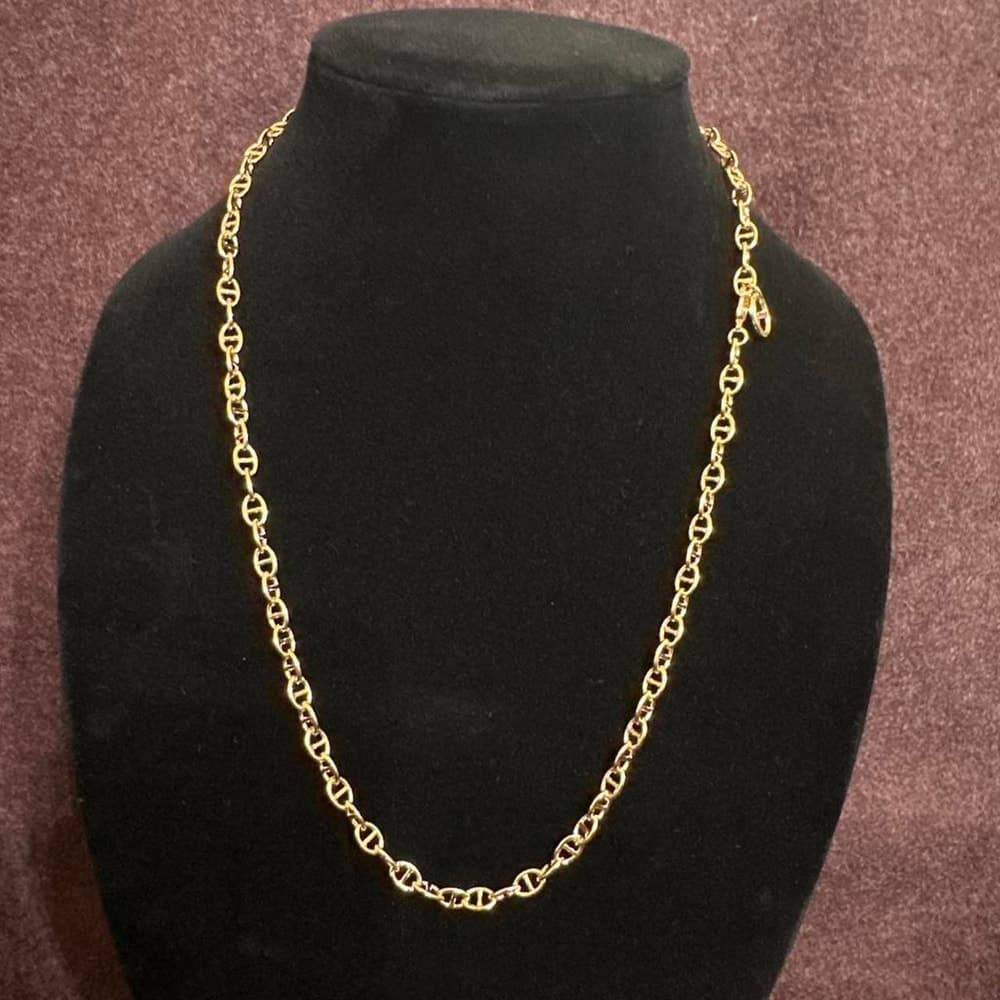 Gold chain necklace with a mariner chain #boho