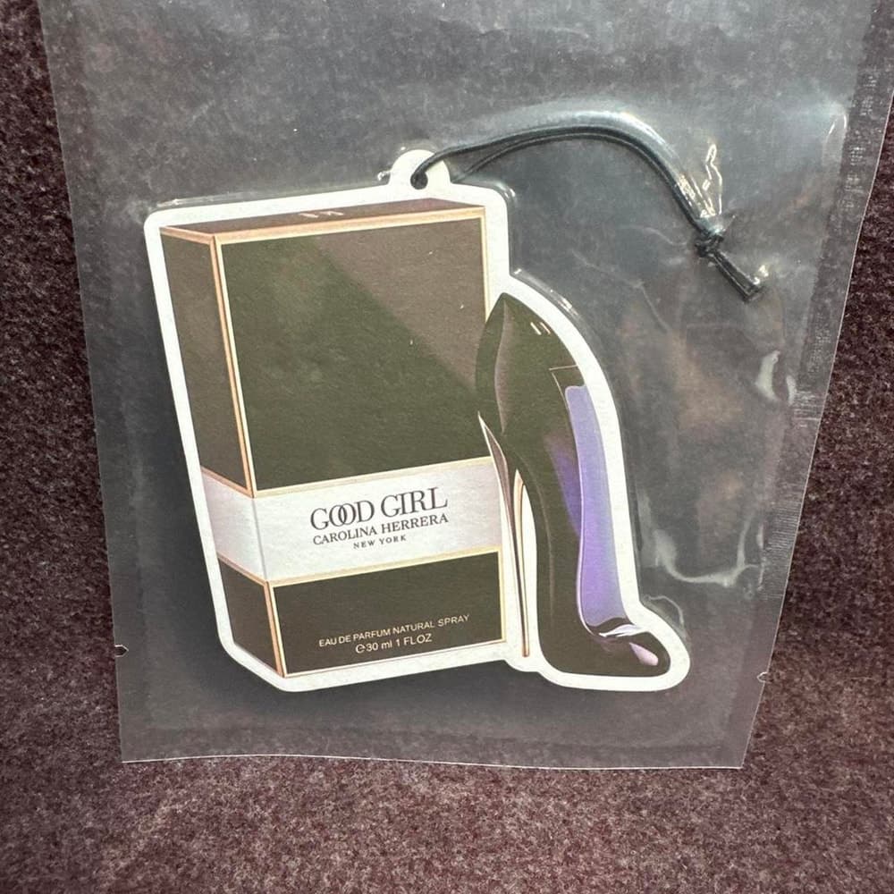 Daisy wild by mark Jacobs car freshener Good girl by