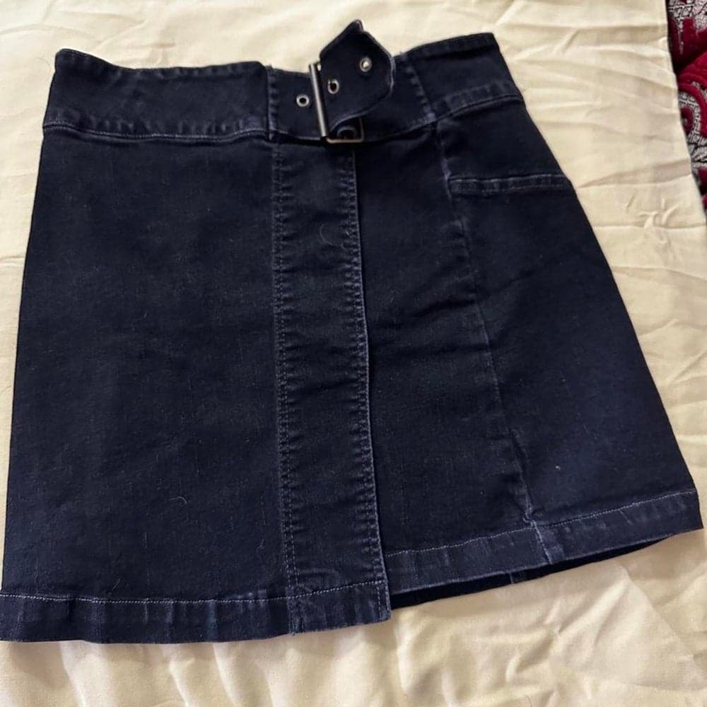 Black denim mini skirt with belt #miniskirt #denim