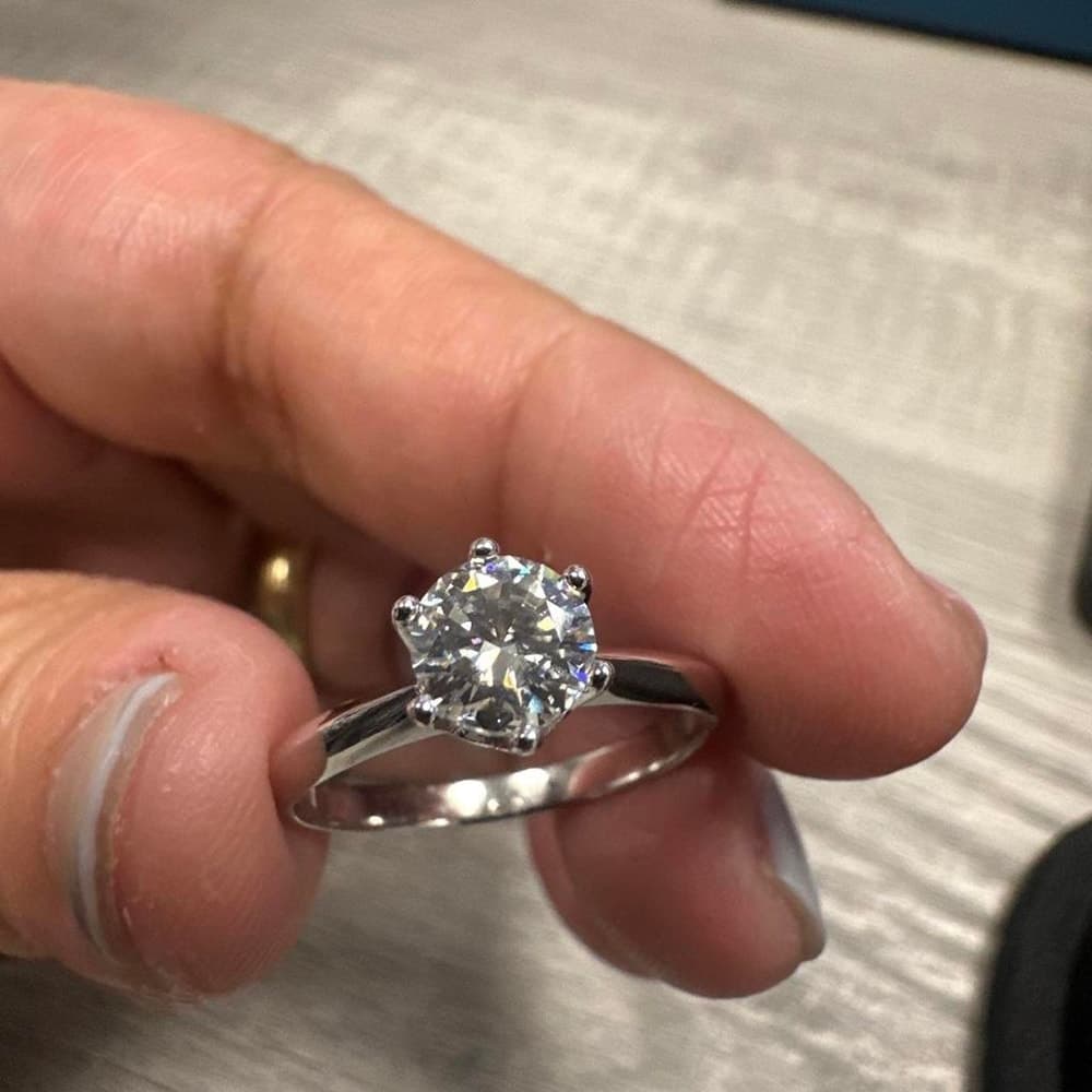 Size 7 1 carat solitaire Moissanite engagement ring