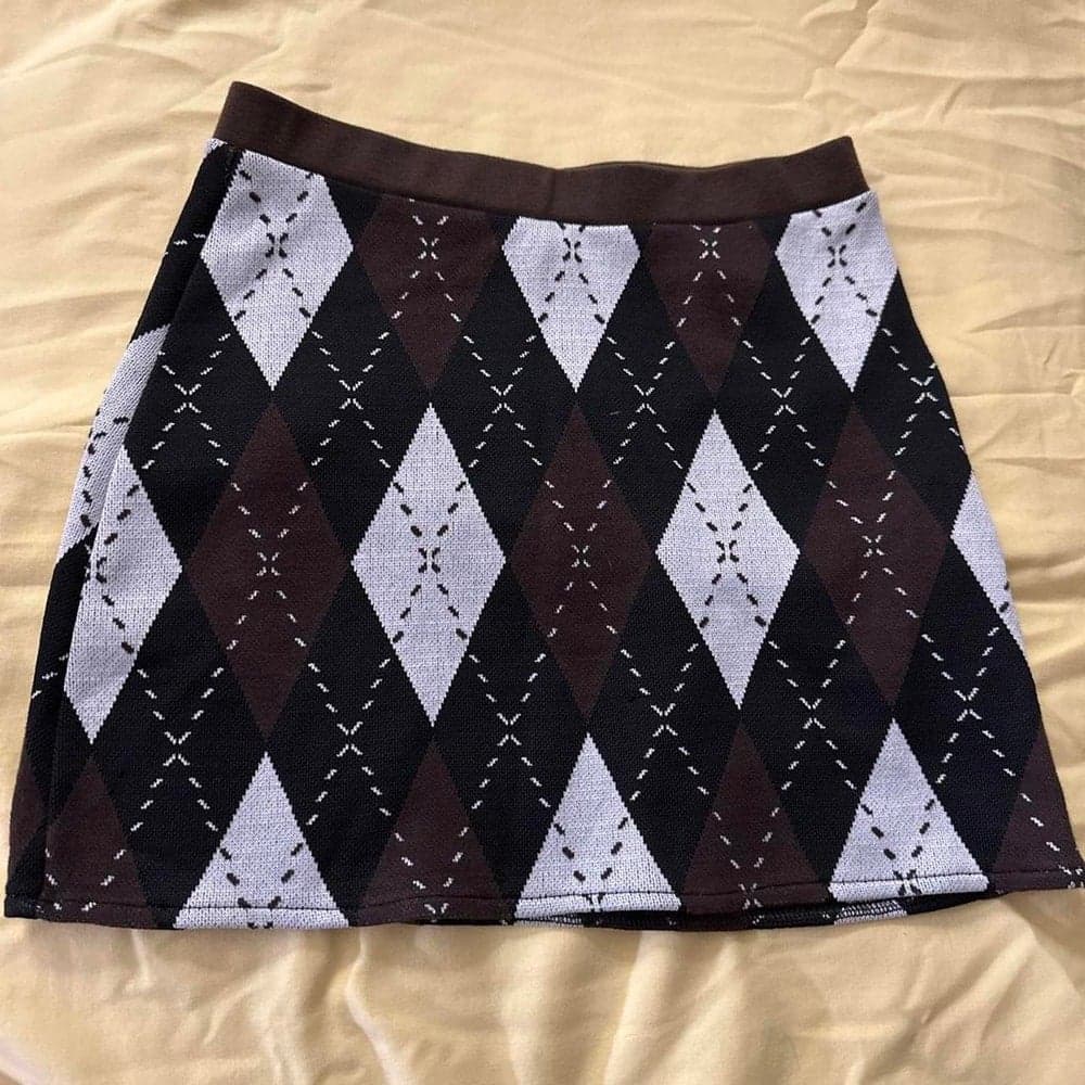 Brown and white argyle mini skirt with white