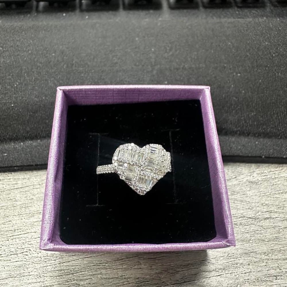 4 ct Heart-shaped Moissanite ring with a