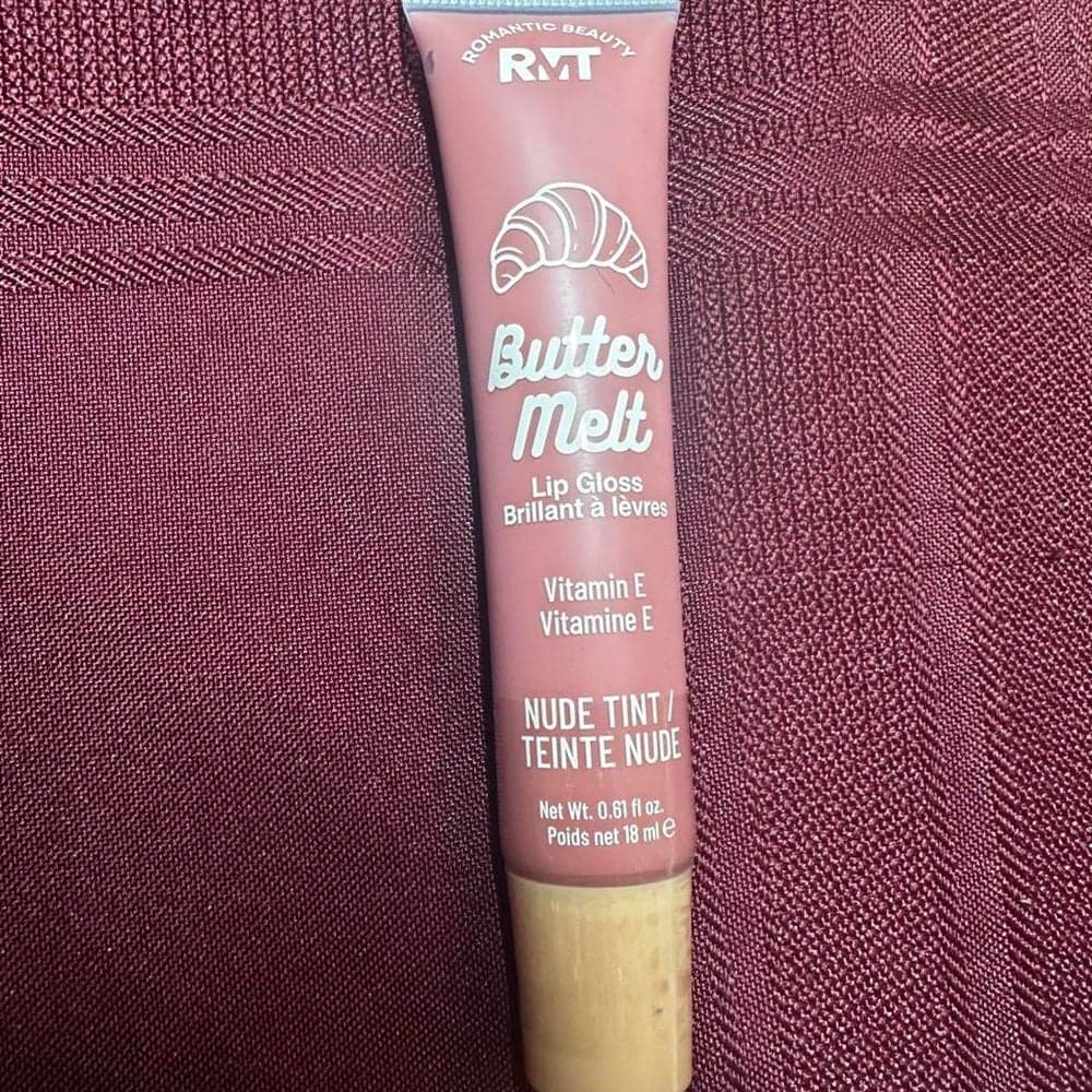 Rimmel Butter Melt Lip Gloss in Apricot Melt