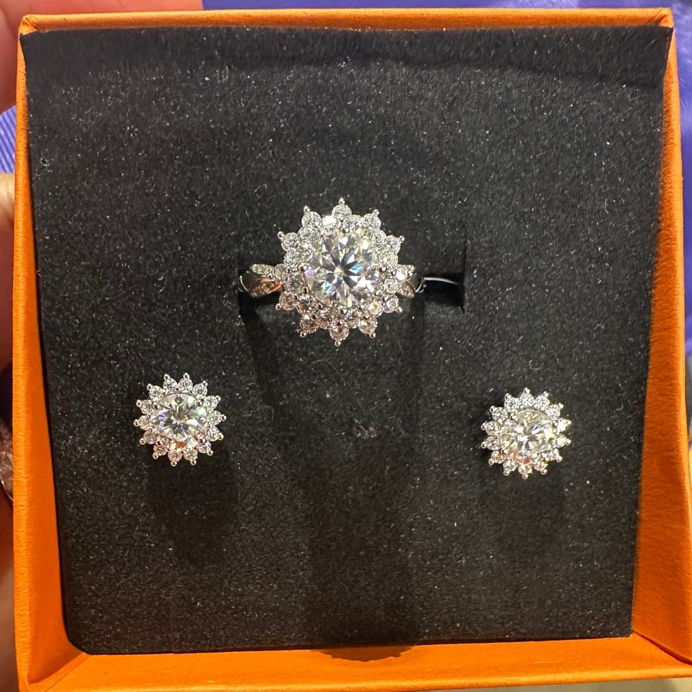 3 carat Moissanite set